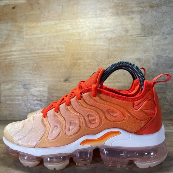 Nike Air VaporMax Plus Womens Size 6.5 Running Shoes Sneakers Guava Ice - Picture 4 of 12